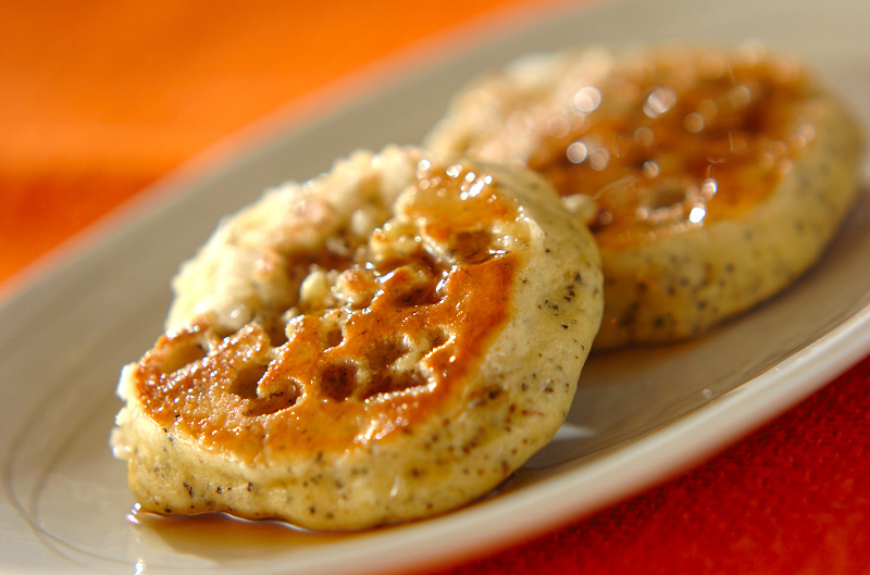 森永のホットケーキミックスを使って、紅茶とアプリコットジャムのパウンドケーキを作りました。細かく砕いたアールグレイを入れています。アプリコットジャムを沢山入れたのに、切ってみたら見えず残念でした。食べエンゼルPLUS by 森永製菓