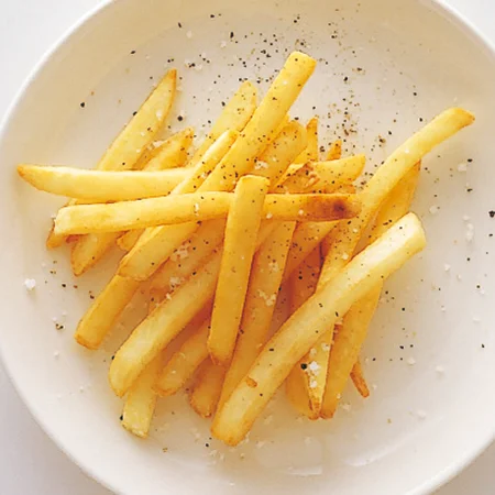 絶品フライドポテトのレシピ4品。品種別じゃがいもで作り方を変えるのが正解！ 男爵・とうや・きたあかり・メークイン三越伊勢丹の食メディアFOODIE フーディー