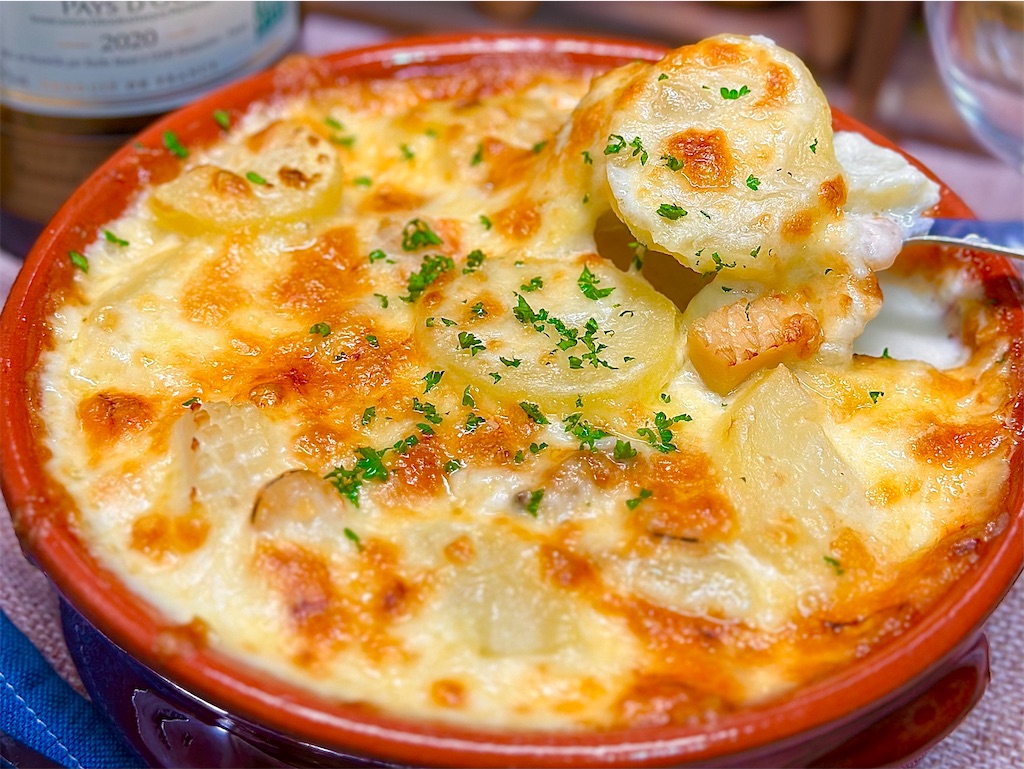 シーフードミックスでつくる炊飯器パエリアの献立 副菜：ごぼうとじゃがいものマヨマスタードサラダ 、汁物：キャベツとチーズのスープ野菜 献立・メニュー 味の素パーク たべる楽しさを、もっと