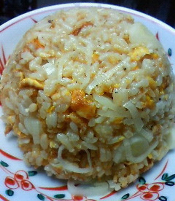 ラーメン屋さんみたいなパラパラなチャーハンが食べたくて 作ってみた！！ ここまで準備してあまりパラパラにならなかった💦 だれかパラパラなチャーハンの 作り方 教えて〜🤣チャーハン中華鍋で作るラーメン屋さんのチャーハン五徳プロパンガスボンベ