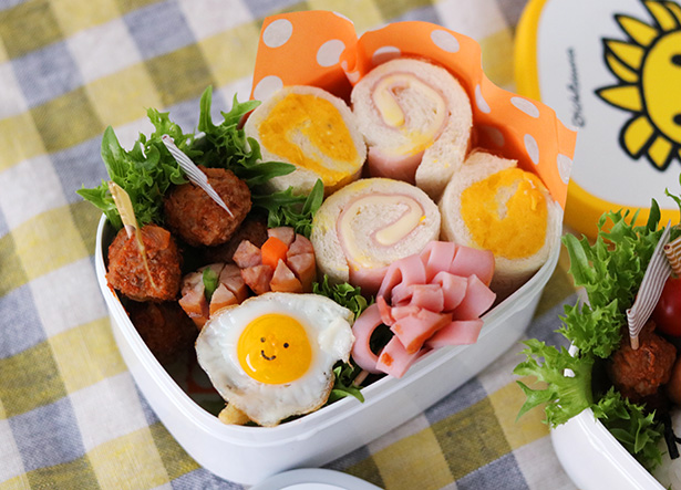 ぶきっちょさんにもおススメ簡単にかわいいお弁当抜き型でらくちんおかおごはん