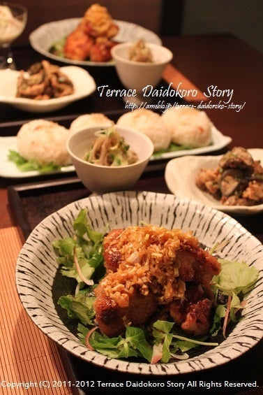 メニュー紹介ー . ▶︎ とりの唐揚げ プレーン. ▶︎ とりの唐揚げ トッピング⚫︎おろしポン酢 ⚫︎キムチマヨネーズ⚫︎自家製タルタル ⚫︎トマトソース※それぞれ1個ずつご注文いただけます♪. 今日はどの唐揚げ気分？？ 本日も18:00より