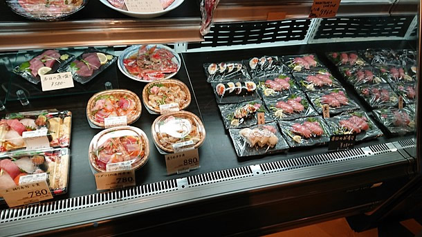 南海なんば駅直結 大阪 難波グルメ なんばスカイオ 多彩なレストラン&カフェの紹介！和食にラーメン・定食・ハンバーガー等々 4K なんばパークスやなんば広場周辺ぶらり街歩き