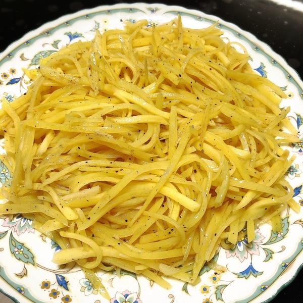 シャキシャキ美味しい♪千切りじゃがいものハーブサラダ