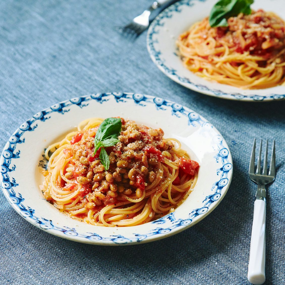 トマトとバジルの冷製納豆パスタ