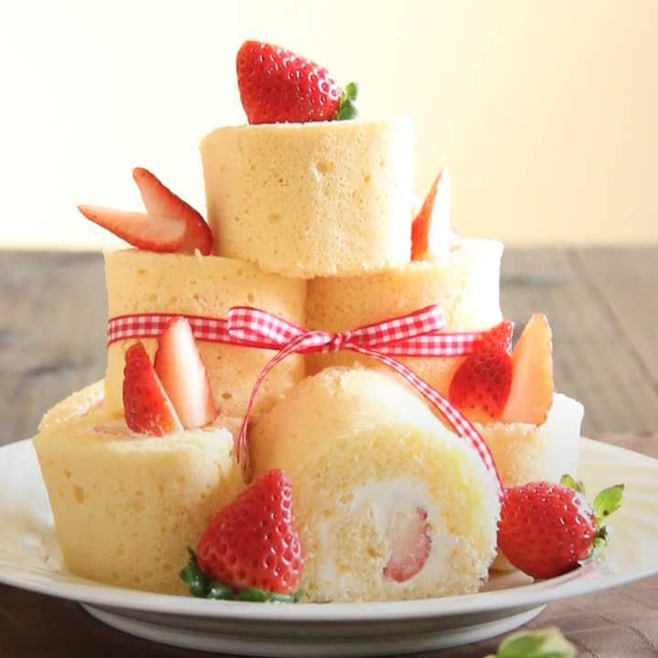 ブッシュドノエルのレシピ！クリスマスロールケーキの簡単な作り方