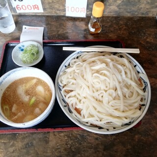 凄麺 旨だしうどんの逸品！5種の出汁を使用した関西風の“つゆ”に追い鰹で広がる味わい深い一杯きょうも食べてみました