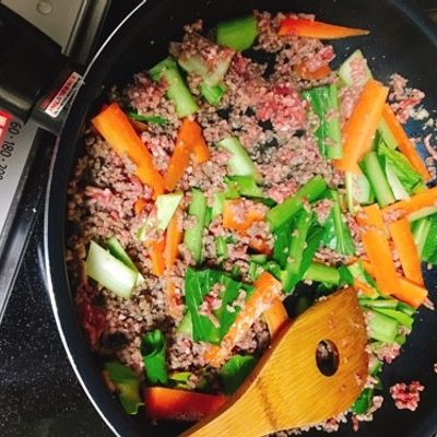 子供が喜ぶ ^^ ひき肉と小松菜のチャプチェ♪