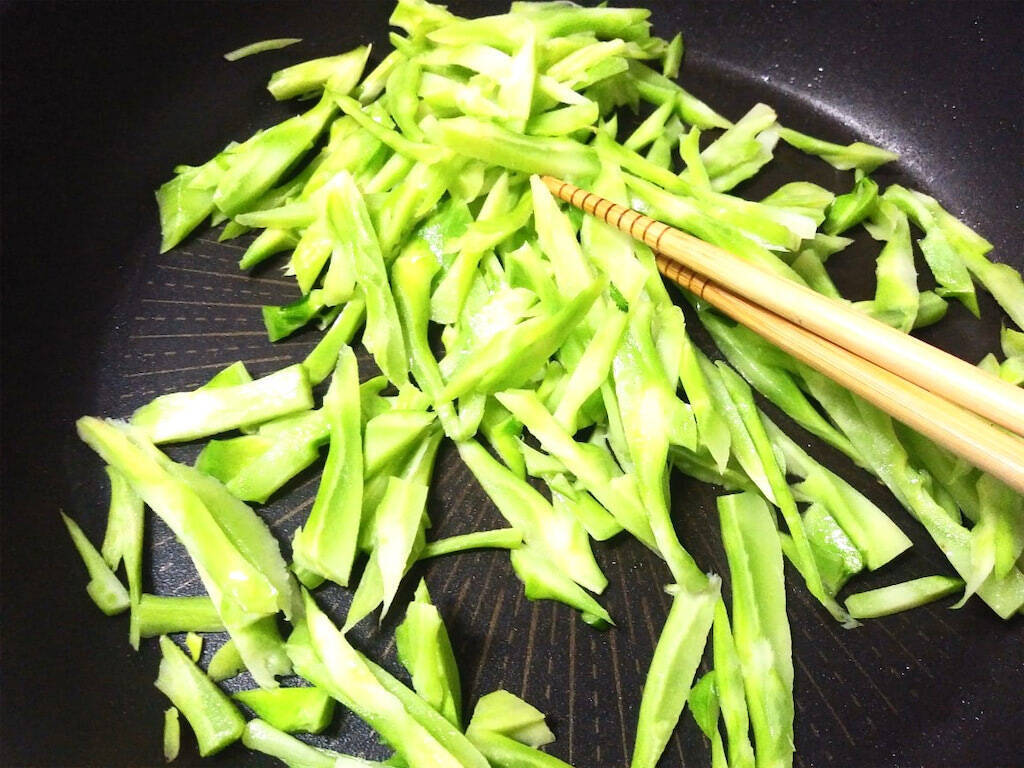 野菜の日 「あなたは野菜をどこまで食べますか？」調査結果を公開 家庭では6割がブロッコリーの芯を食べていた オイシックス・ラ・大地調べオイシックス・ラ・大地株式会社のプレスリリース