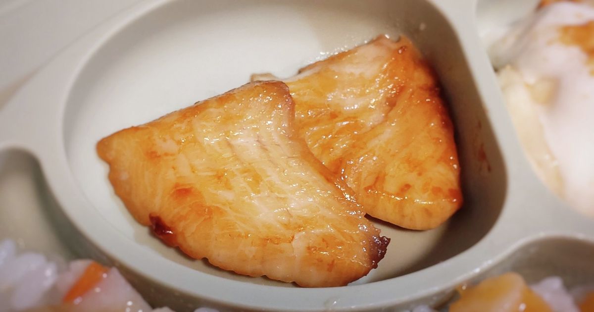 栄養おたくママがつくる離乳食レシピ▷@aika_wellnesslife ꕤ ꕤ ꕤ ꕤ ꕤ ꕤ ꕤ ꕤ ꕤ ꕤ ˗ ˏˋ ぶり大根 ˎˊ ˗材料 50mlx6個分 * ぶり 120g * 大根 100g * だし汁 150ml * 醤油 小さじ1 * みりん 小さじ1 ※