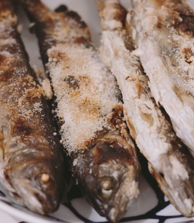 魚介料理 鮎 – 民宿 世界食堂