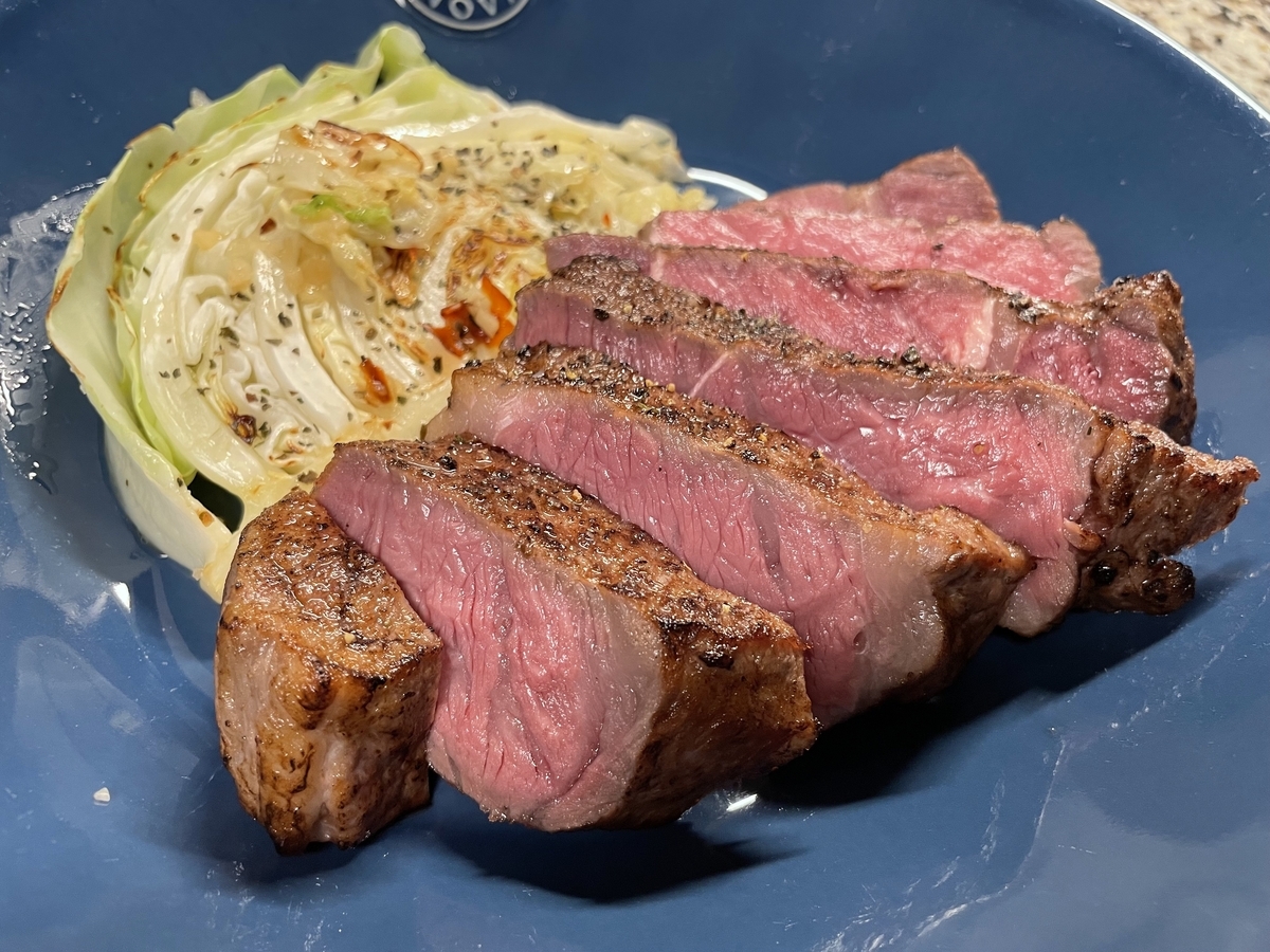 本当においしいステーキの焼き方レシピ！フライパンで簡単に初心者でも上手に焼くコツを解説キッコーマンホームクッキング