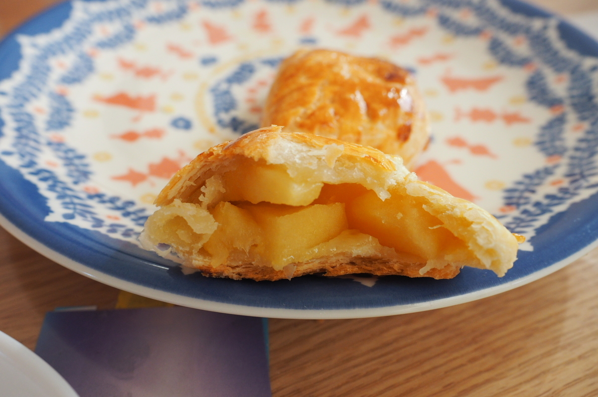 2025NEWデザート！フランスの伝統的なアップルパイ「ショソン・オ・ポム」販売スタート。冬の贅沢cafeタイムを。公式陽・燦燦 はる・さんさん農家レストラン