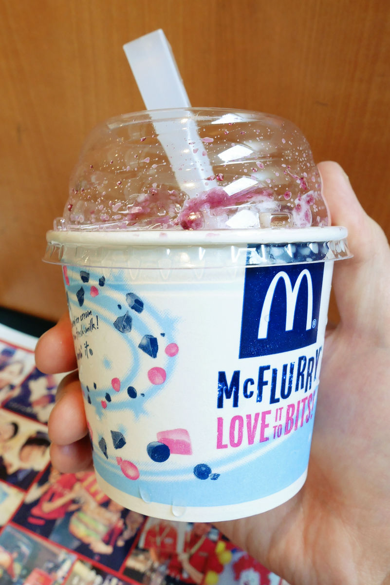 マックフルーリー小枝＆超オレオクッキー 甘い冬」編より。 - アンジュルム上國料萌衣、4回目のCM出演で“マックフルーリー愛”が年々大きく画像ギャラリー 7 10- 音楽ナタリ