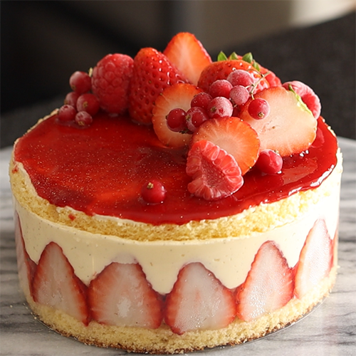 プロが作る フランス版ショートケーキ？いちごのフレジェの作り方How to make Fraisier - YouTube