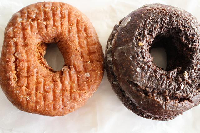 行列の絶えないふんわりボリューミーな大人可愛いドーナツショップFANｰFAN Doughnutsニューヨークおすすめ情報 &マップ：ニュー・ブルックリン・タイムズ