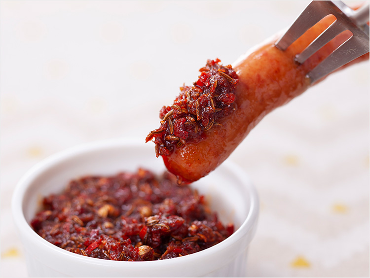 唐辛子とスパイスがたまらなくおいしい！やみつき万能調味料HARISSA-ハリッサ-の作り方教えます♡Amy@thepremier.cafe