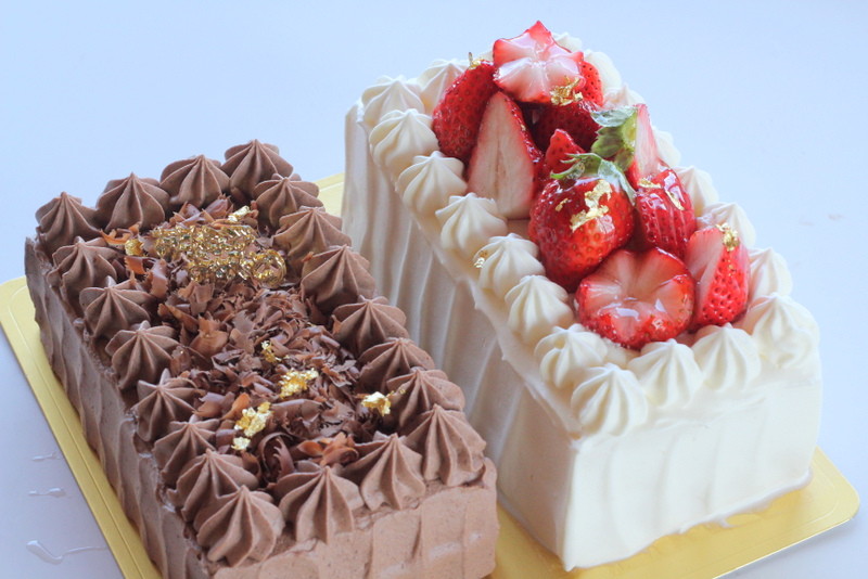 クリスマスやバレンタインにぴったりの、イチゴの星空チョコレートケーキ – 黒わんこカフェ