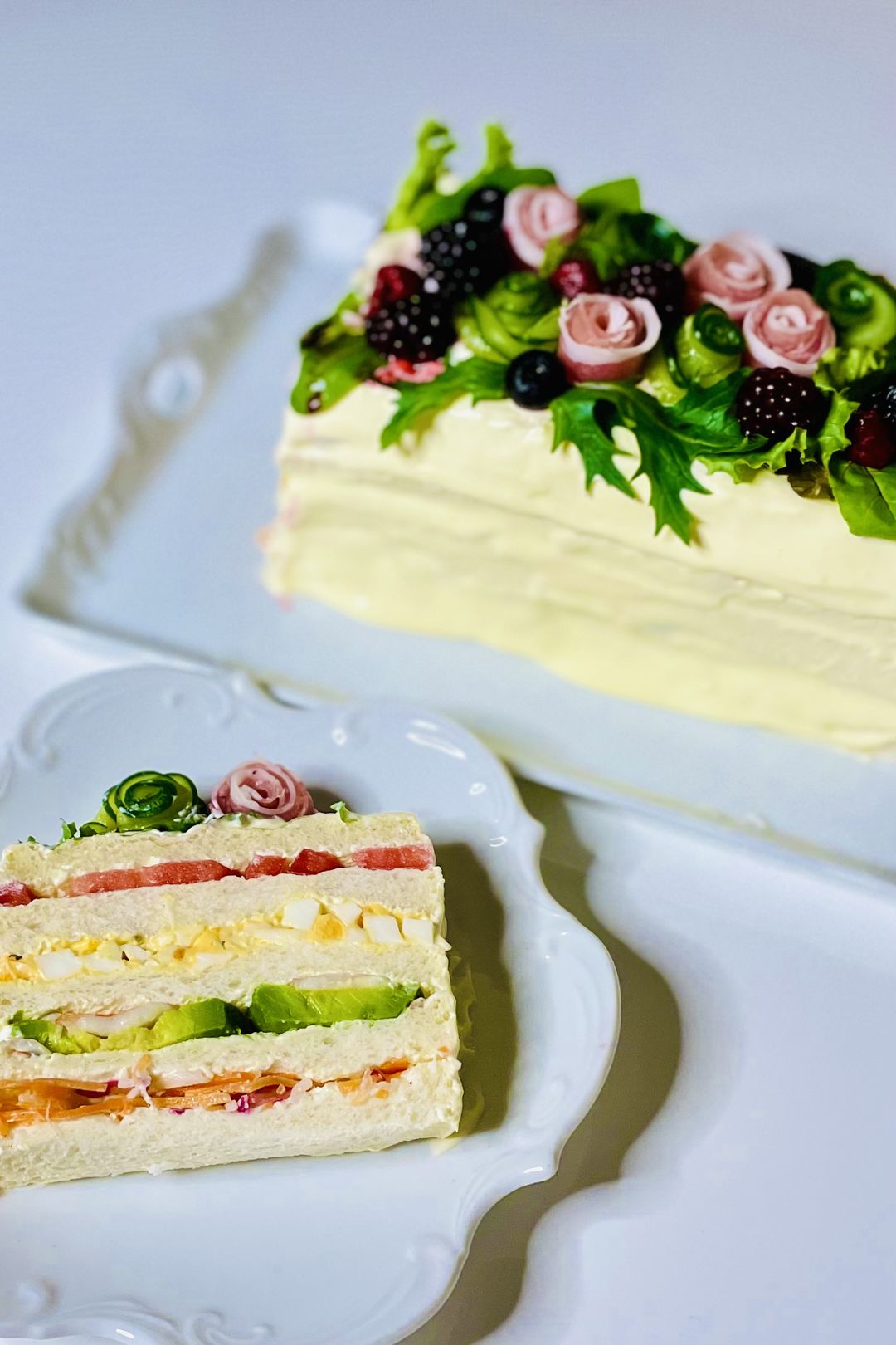 カフェ清 syoカフェ ケーキ 焼き菓子テイクアウトペット同伴可 北九州・ スモーガストルタ スモーガストルタはサンドイッチのケーキでスウェーデンではパーティー料理の定番だそうです。いつもはロールケーキで作る甘くないケーキもホールでデコレーション