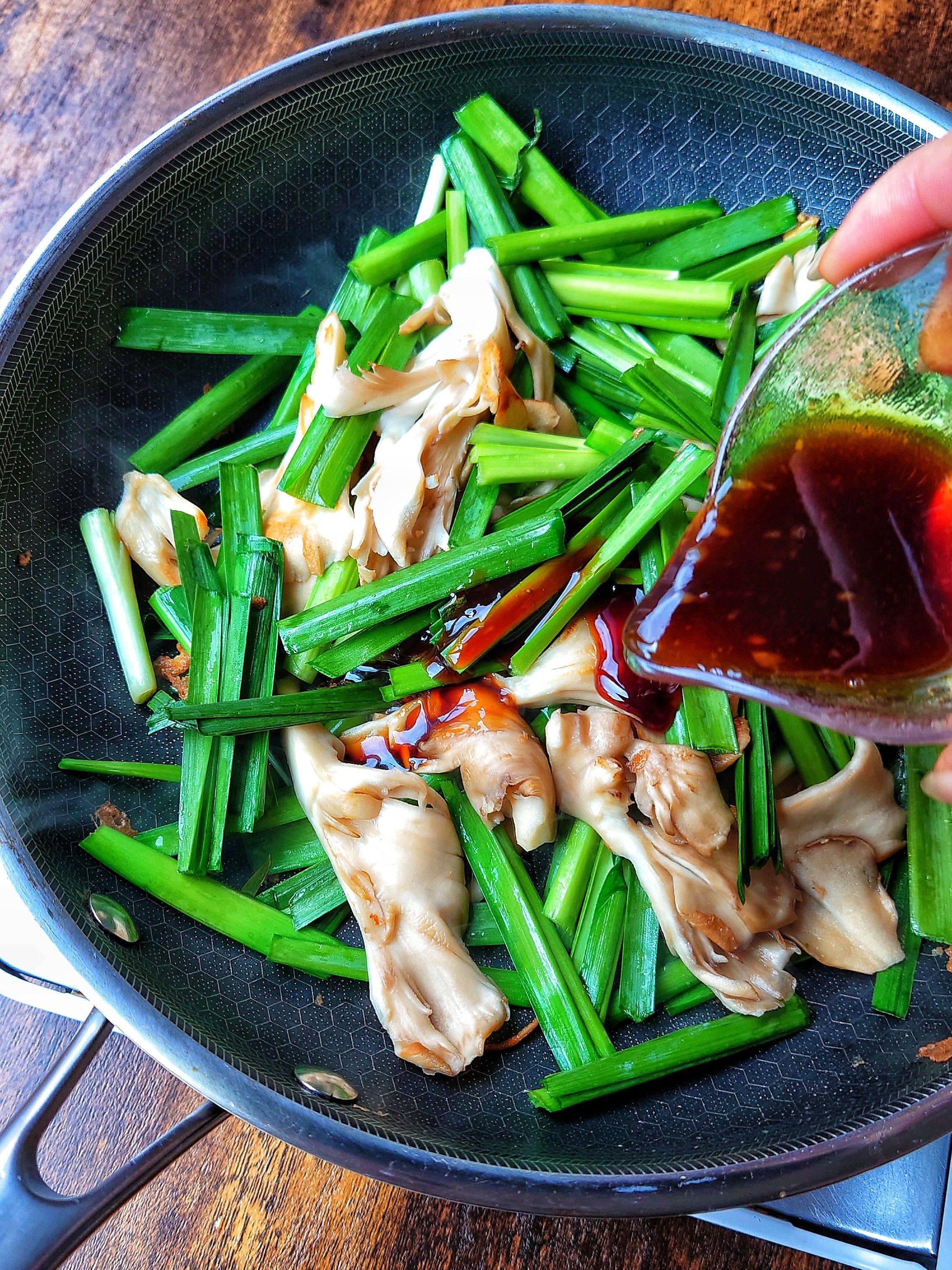 鶏と小松菜と卵のオイスターソース炒め by 単！！クックパッド簡単おいしいみんなのレシピが392万品