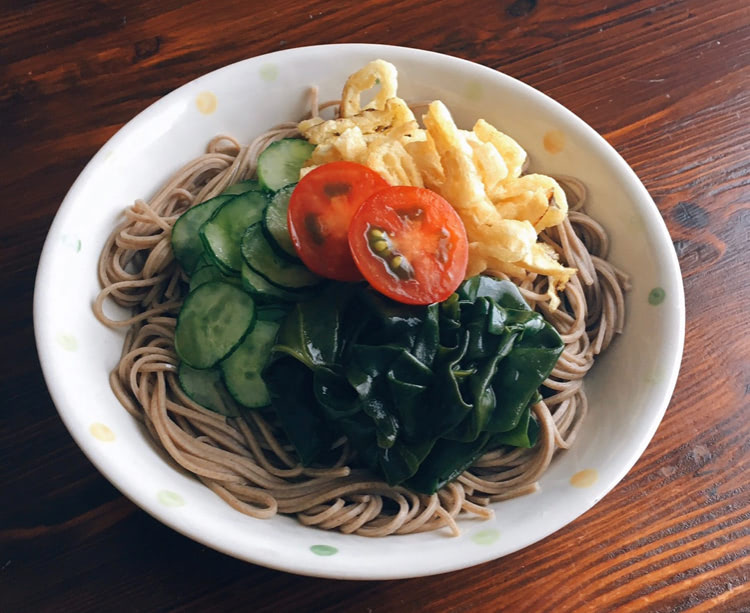 シャキシャネバネバ♪ おかわかめとオクラのおかかあえ
