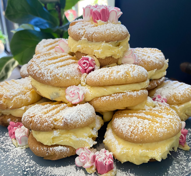 桜香るクッキークリームサンド