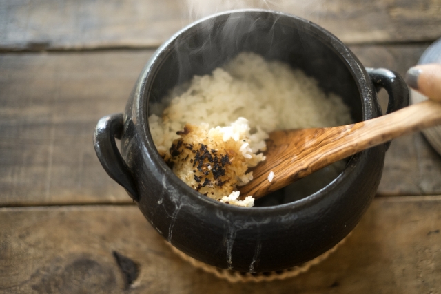気になる 重曹とお酢で焦げ付いたフライパンの汚れを綺麗にする方法簡単お掃除重曹酢焦げの落とし方すっきりゆるく暮らす - YouTube