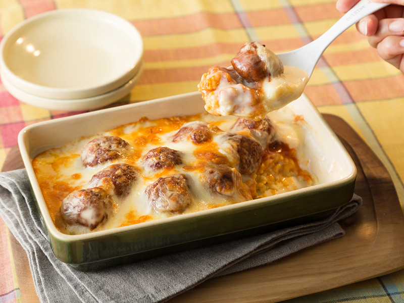 2021.08.24ミートボールオムライスみんな大好き⁉️イシイのおべんとクンミートボールを使ったアレンジレシピ🧆✨ 前回のミートボールレシピに続いてこちらも簡単‼️味付けほぼ不要でチャチャっと作れます🍳 ⚠️ミートボールを投入する時は、ソースも余す事なく