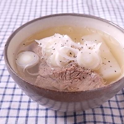 じっくり煮込んだ 牛すね肉と大根の和風スープ