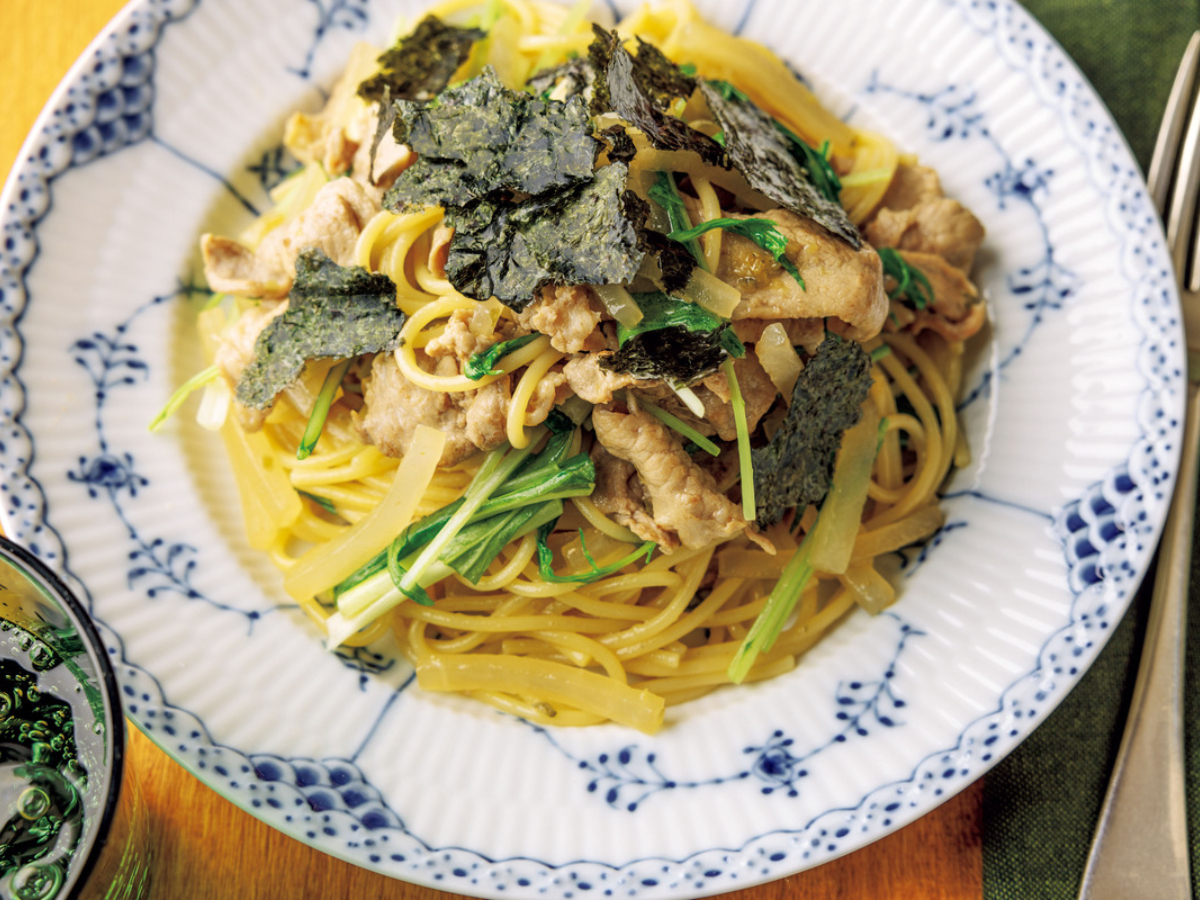 豚バラとキノコの濃厚ごまクリームパスタ