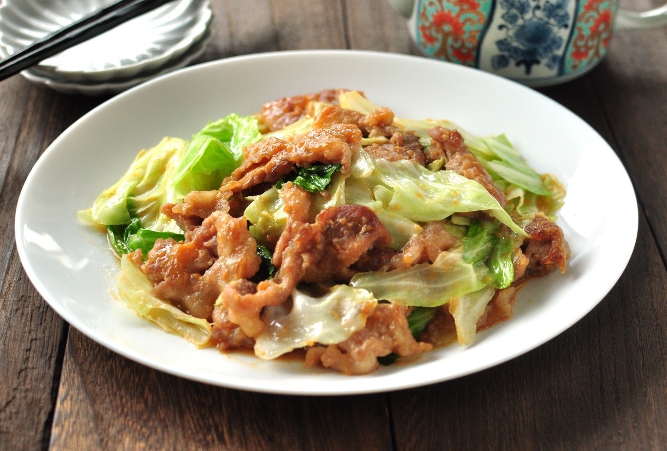 カレイの煮付け、空芯菜のおひたしで晩酌。カリッとした毎日