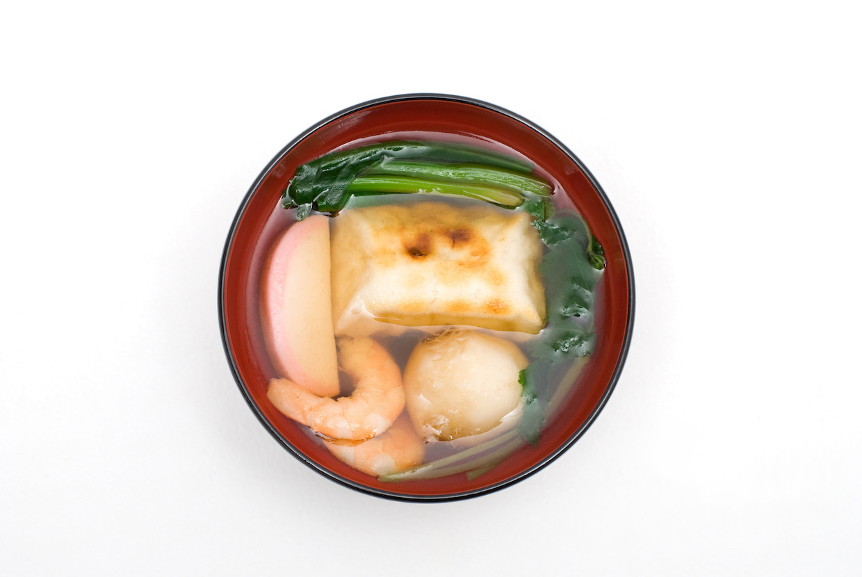 京料亭白だしで簡単♪名古屋の定番！澄まし汁仕立て角餅と餅菜の雑煮