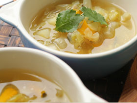 緑のゴーヤとなにが違う？白ゴーヤの特徴とおすすめレシピ10選 - macaroni