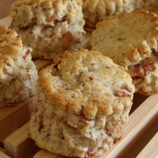 切って混ぜて焼くだけ！ハムと玉ねぎのスコーン