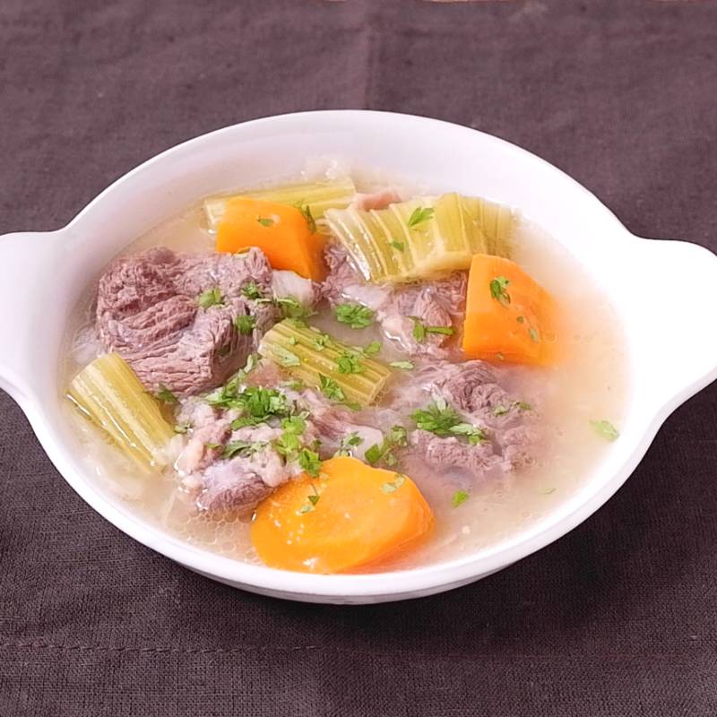 前編 牛スネ肉のビーフカレーのつくりかた - 料理家 坂田阿希子さん編 - 料理人に使ってもらうシリーズ ２- ほんとにだいじなカレー皿 -うちの土鍋の宇宙 - ほぼ日刊イトイ新聞