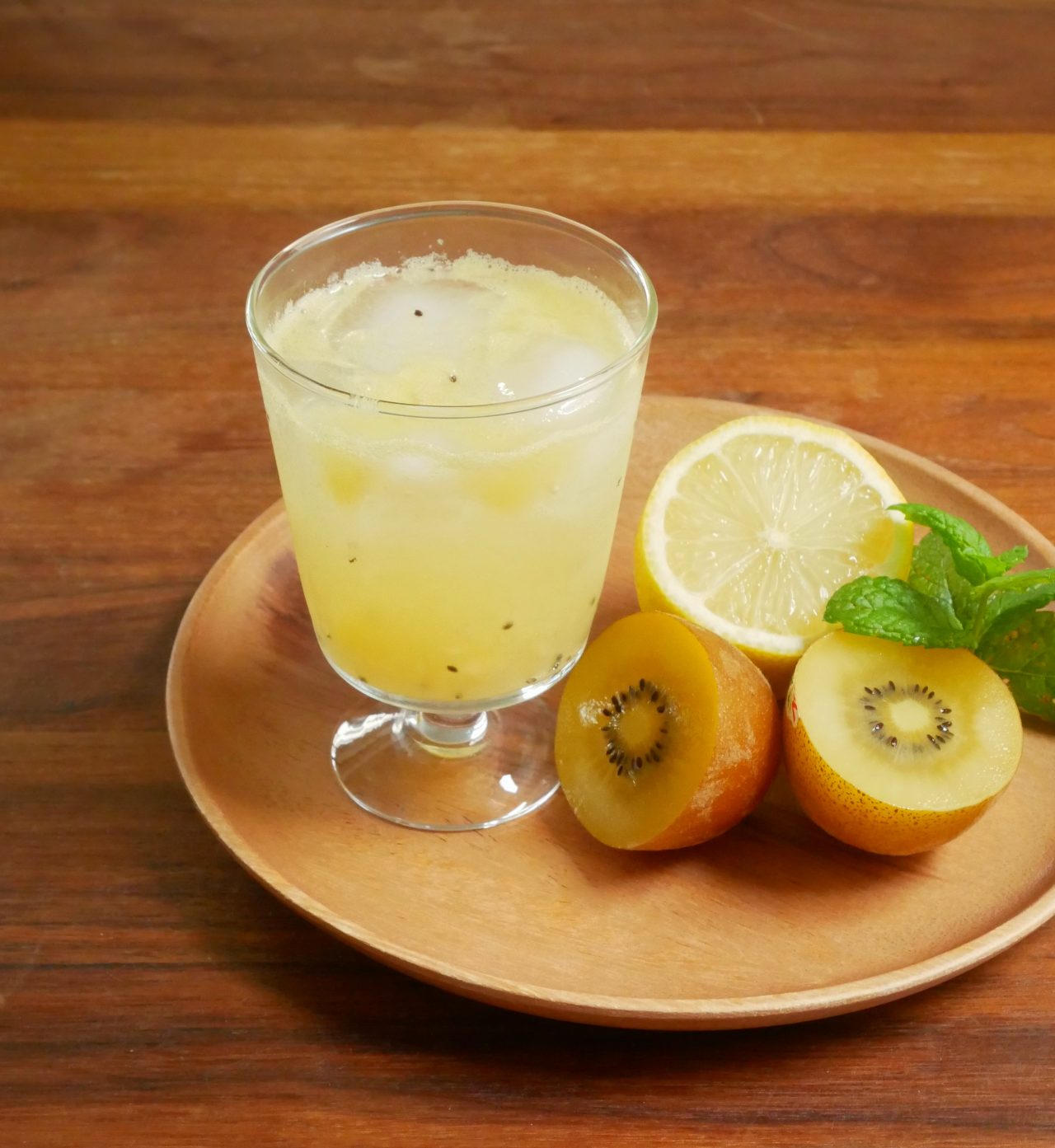 ゴーヤとキウイの豆乳スムージー - Tiger-Corporation