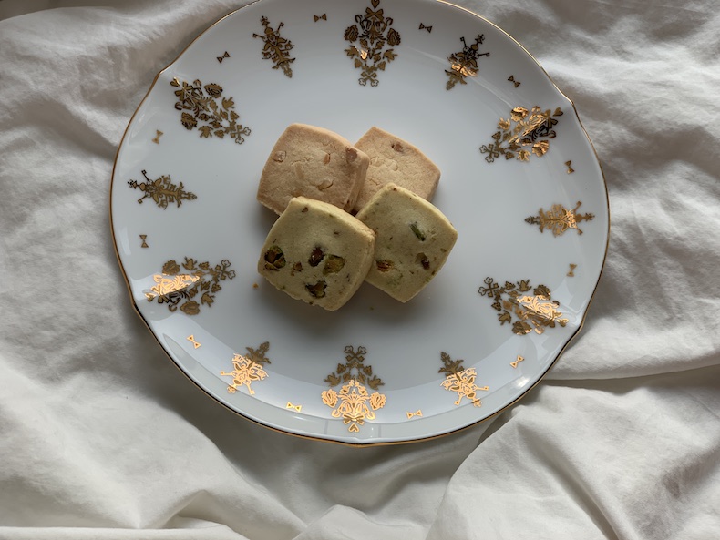 食感中毒必至「キャラメル＆ごろごろナッツのマカダミアナッツクッキー」セブンカフェ