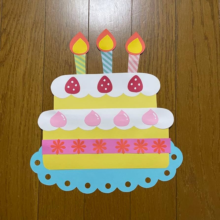 ケーキ ✿大きな壁面飾り✿ 誕生日おめでとう 壁面 幼稚園 保育園 施設 病院の通販 by ハンドメイド 壁面 shopラクマ