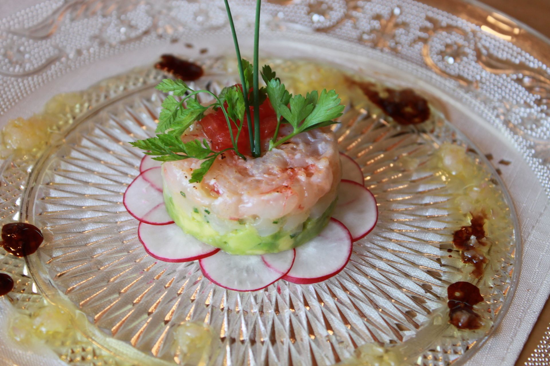 フレンチ 奈良の野菜を使った鰤の前菜、鰹だしの泡のソース