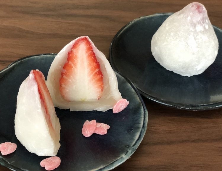 ひなまつり イチゴのひな人形と手作り“和のおやつ”にチャレンジLEE