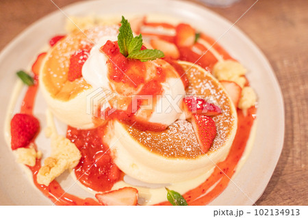 お腹がすいてきた」「おいしそう」 しかしこのケーキ、実は– grapeグレイプ