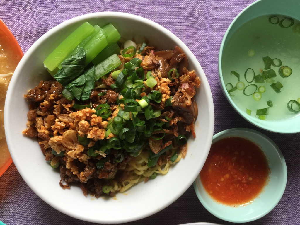 名前の由来は ？カルディの珍調味料「ムエタイソース」を味見してみた結果- macaroni