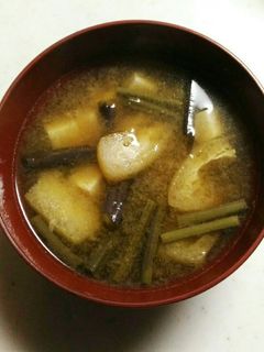 ビックリ！」するほど出汁がでる わらびの味噌汁レシピ - e140工房の小樽山歩き日記