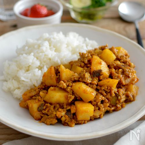 カレーライスのご飯をじゃがいもにしたら旨かった件。カロリーや糖質抑えてダイエットにも最適!! - 隊長がいろいろとやってみた
