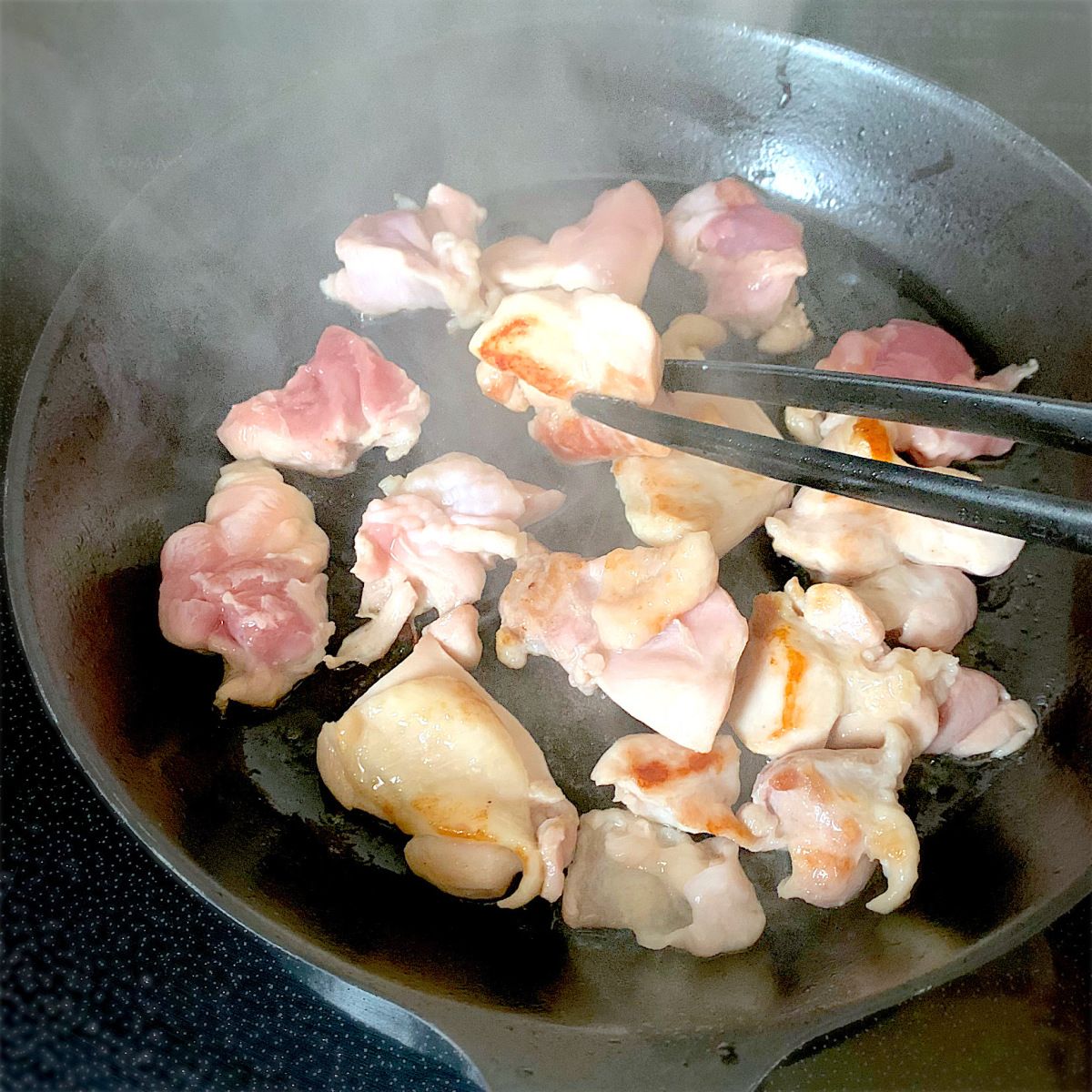 鶏もも肉とキャベツのレモンバター煮