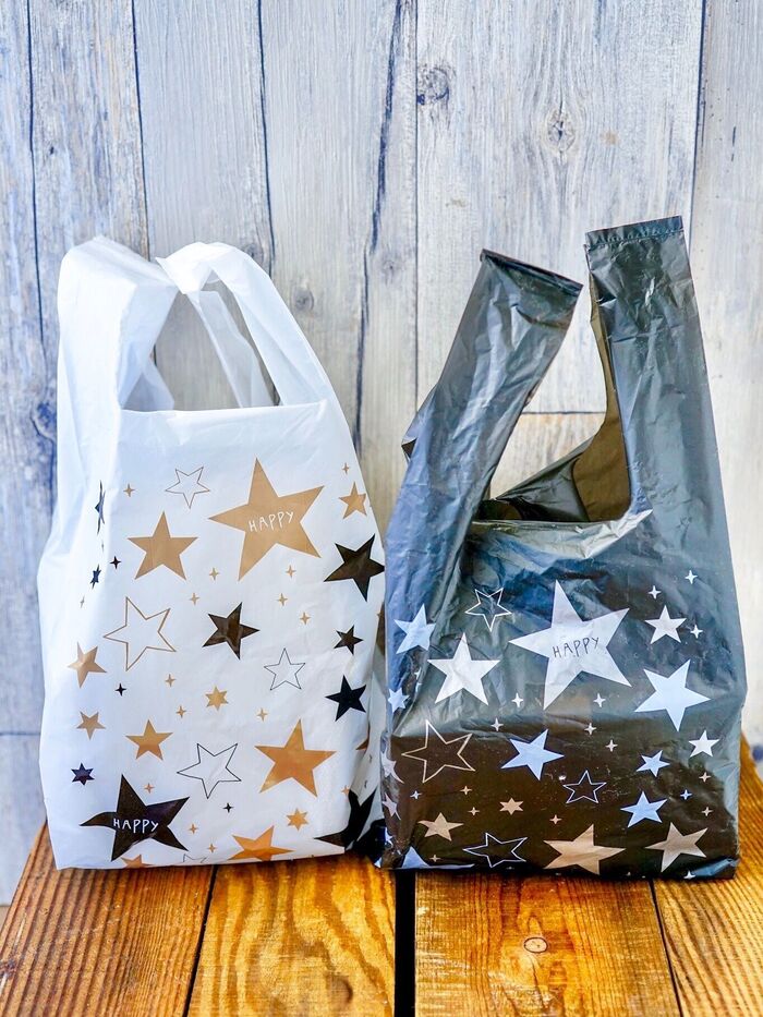 ダイソーのクリスマスラッピング！包装紙やカードも100均