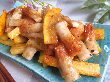 B デラックス丼 白身フライ、豚肉生姜焼き、ちくわ磯部揚げ、惣菜東京で宅配弁当・配達弁当・ロケ弁なら宅配弁当宅配弁当 京香