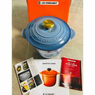 新しいル・クルーゼが仲間入りしたので, とろとろ玉子と肉団子のキムチスープを🍲✨, ル・クルーゼはスープやご飯を作るときに使うことが多め✨,staubはお肉がとろとろになるからお肉料理に使うことが多め😊✨, キッチンがカラフルになった💚❤️🩵💜,ルクルーゼ staub ストウブ ストウブレシピ ,ルクルーゼごはんルクルーゼのある食卓