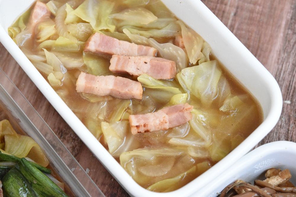 10分で簡単♪キャベツとベーコンのコンソメスープ