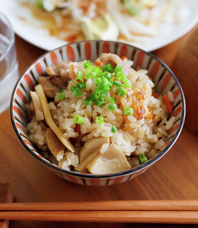 てりてりで旨い！筍と鶏肉の炊き込みご飯